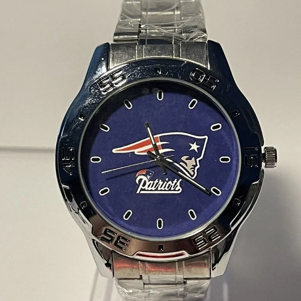 NEW ENGLAND PATRIOTS NFL Casual Stainless-Steel Wristwatch NEW - needs battery